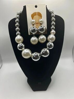 Pearl and silver ball two-piece necklace set